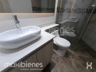 Apartamento de 2 alcobas en arriendo en Loma Del Escobero, Envigado, 68 m² · foto 10 de 11
