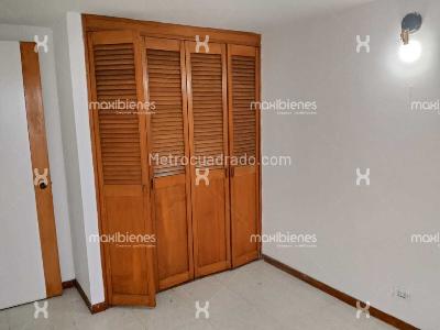 Casa de 5 alcobas en venta en El Dorado, Envigado, 210 m² · foto 12 de 20