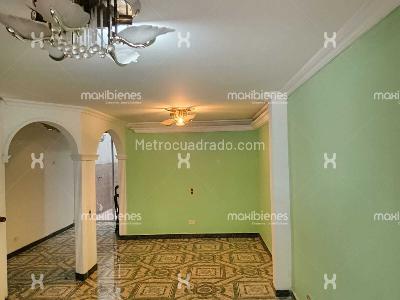 Casa de 5 alcobas en venta en El Dorado, Envigado, 210 m² · foto 18 de 20