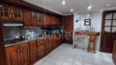 Casa de 3 alcobas en venta en Envigado, Envigado, 250 m² · foto 3 de 20