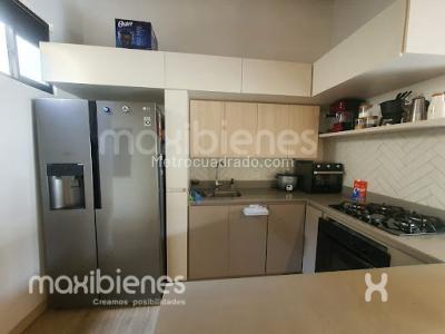 Apartamento de 3 alcobas en venta en La Magnolia, Envigado, 95 m² · foto 3 de 13