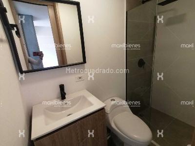Apartamento de 2 alcobas en venta en Las Casitas, Envigado, 70 m² · foto 10 de 11
