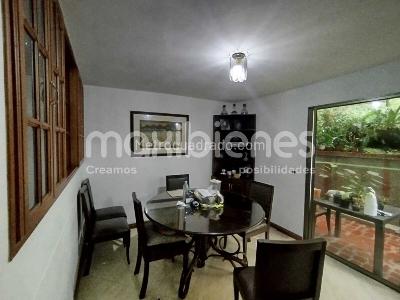 Casa de 4 alcobas en venta en Loma Del Chocho, Envigado, 170 m² · foto 2 de 20