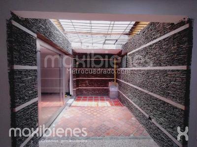 Casa de 5 alcobas en venta en Calasanz, Medellín, 220 m² · foto 13 de 18