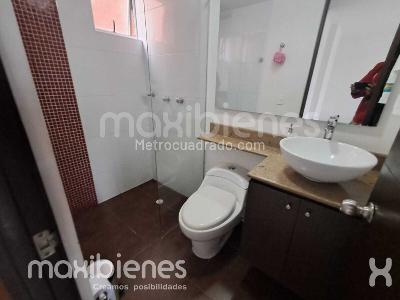 Apartamento de 3 alcobas en arriendo en Los Colores, Medellín, 83 m² · foto 15 de 18
