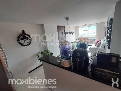 Apartamento de 3 alcobas en arriendo en Los Colores, Medellín, 83 m² · foto 3 de 18