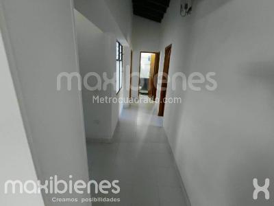 Apartamento de 3 alcobas en venta en Restrepo Naranjo, Sabaneta, 88 m² · foto 3 de 12