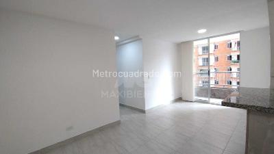 Apartamento de 3 alcobas en venta en San Jose, Sabaneta, 55 m² · foto 2 de 15