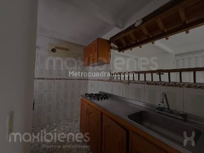 Apartamento de 3 alcobas en arriendo en La Colina, Medellín, 68 m² · foto 3 de 9