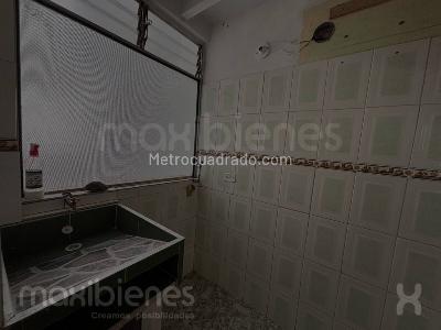 Apartamento de 3 alcobas en arriendo en La Colina, Medellín, 68 m² · foto 8 de 9