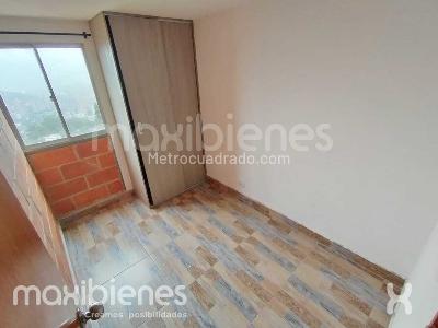 Apartamento de 3 alcobas en arriendo en La Pola, Medellín, 50 m² · foto 4 de 13