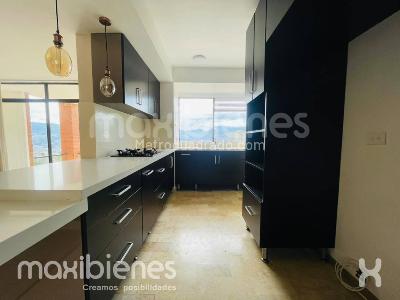 Apartamento de 3 alcobas en arriendo en El Poblado, Medellín, 170 m² · foto 3 de 16
