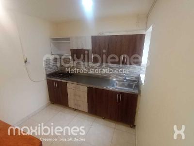 Apartamento de 2 alcobas en arriendo en Cristo Rey, Medellín, 65 m² · foto 2 de 12