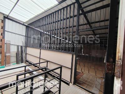 Casa de 3 alcobas en arriendo en Las Acacias, Medellín, 300 m² · foto 12 de 20