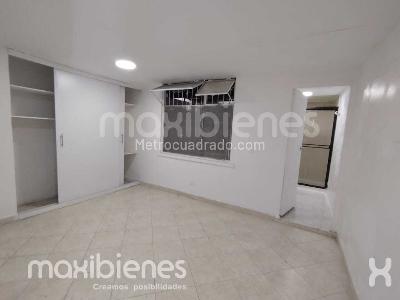 Casa de 3 alcobas en arriendo en Las Acacias, Medellín, 300 m² · foto 2 de 20