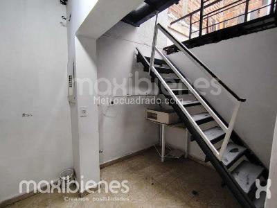 Casa de 3 alcobas en arriendo en Las Acacias, Medellín, 300 m² · foto 5 de 20