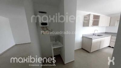 Apartamento de 3 alcobas en arriendo en Cabañas, Bello, 73 m² · foto 10 de 17