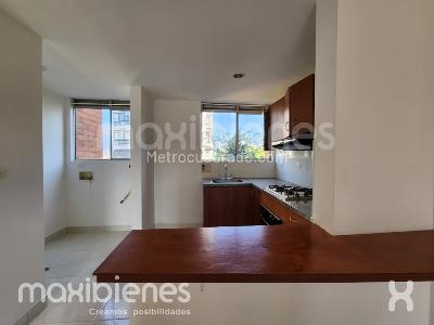 Apartamento de 2 alcobas en arriendo en Astorga, Medellín, 70 m² · foto 3 de 9