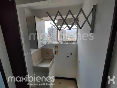 Apartamento de 3 alcobas en arriendo en Calasanz, Medellín, 74 m² · foto 3 de 15