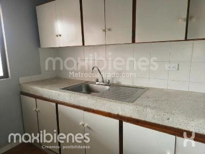 Casa de 4 alcobas en venta en Florencia, Medellín, 80 m² · foto 9 de 11