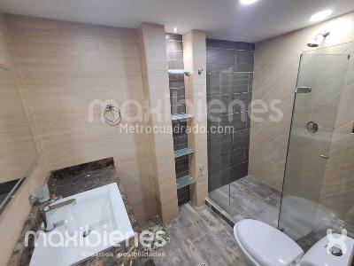 Casa de 2 alcobas en arriendo en Los Colores, Medellín, 90 m² · foto 12 de 15