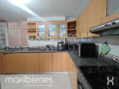 Apartamento de 4 alcobas en venta en Loma De Las Brujas, Envigado, 295 m² · foto 3 de 20
