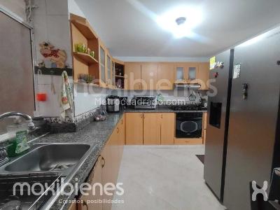 Apartamento de 4 alcobas en venta en Loma De Las Brujas, Envigado, 295 m² · foto 4 de 20