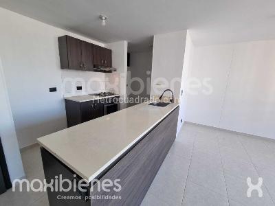 Apartamento de 3 alcobas en arriendo en San Jose, Sabaneta, 85 m² · foto 3 de 11