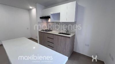 Apartamento de 3 alcobas en arriendo en San Jose, Sabaneta, 70 m² · foto 2 de 13