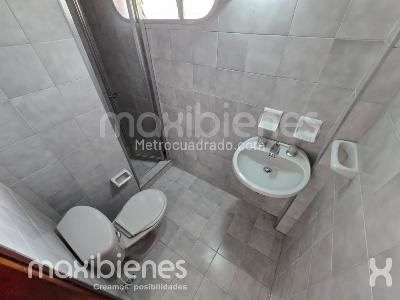 Apartamento de 4 alcobas en arriendo en Manrique Central 1, Medellín, 100 m² · foto 11 de 20