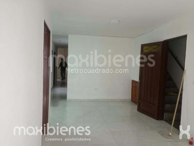 Casa de 3 alcobas en arriendo en Pradito, Medellín, 83 m² · foto 2 de 12