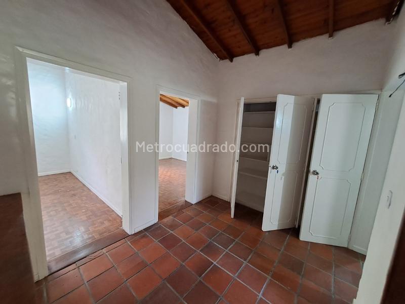 Casa Amplia de 5 Alcobas con Zonas Verdes en La Frontera - 3