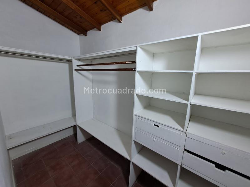 Casa Amplia de 5 Alcobas con Zonas Verdes en La Frontera - 5