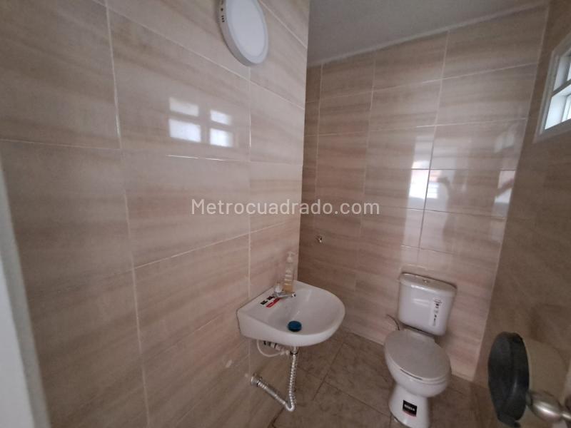 Casa Amplia de 5 Alcobas con Zonas Verdes en La Frontera - 9