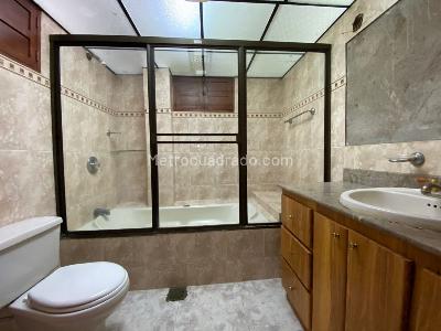 Casa de 4 alcobas en venta en Altos De La Pereira, Rionegro, 380 m² · foto 7 de 17