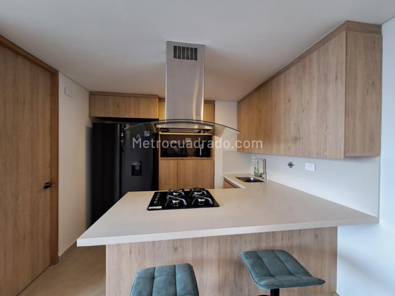 Apartamento en Arriendo de 3 Alcobas en El Poblado Alto (Las Palmas) - 2