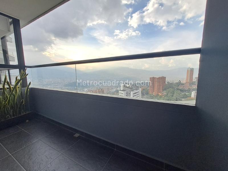 Apartamento en Arriendo de 3 Alcobas en El Poblado Alto (Las Palmas) - 6