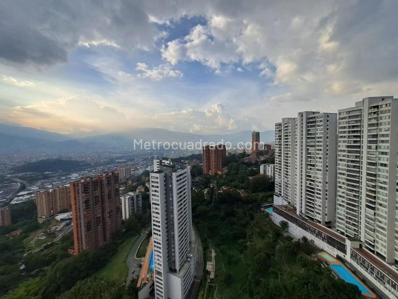 Apartamento en Arriendo de 3 Alcobas en El Poblado Alto (Las Palmas) - 8