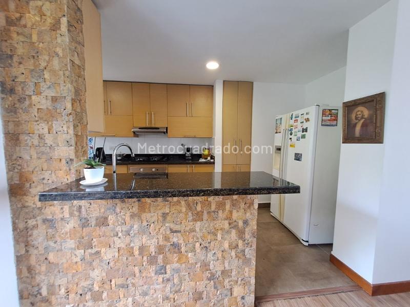 Apartamento de 2 Alcobas con Baños Privados en Loma de los González - 8