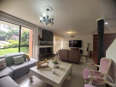 Casa de 3 alcobas en venta en Cola Del Zorro, Medellín, 256 m² · foto 3 de 20