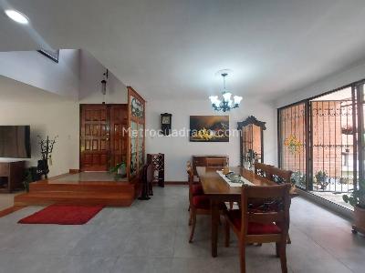 Casa de 3 alcobas en venta en Cola Del Zorro, Medellín, 256 m² · foto 11 de 20
