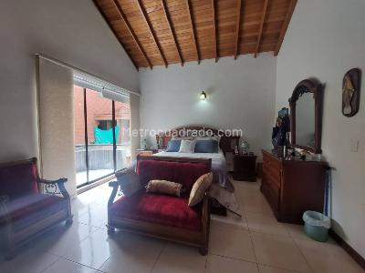 Casa de 3 alcobas en venta en Cola Del Zorro, Medellín, 256 m² · foto 14 de 20