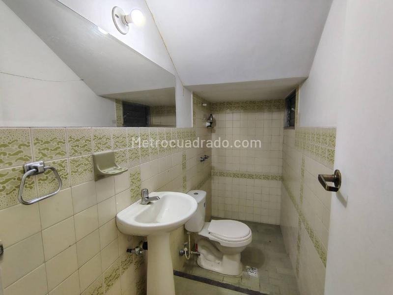 Casa comercial de 4 alcobas en Manila, El Poblado - 5