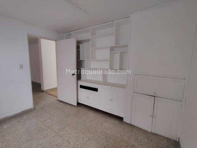 Casa comercial de 4 alcobas en Manila, El Poblado - 6