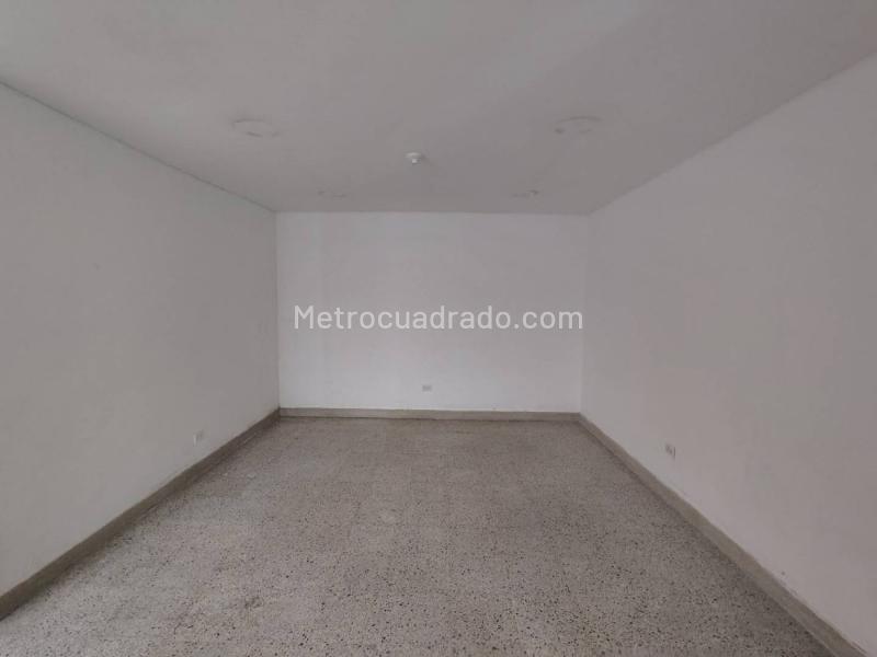 Casa comercial de 4 alcobas en Manila, El Poblado - 7