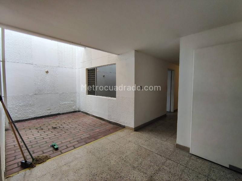 Casa comercial de 4 alcobas en Manila, El Poblado - 8