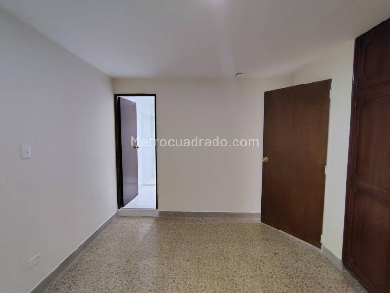 Casa de 4 Alcobas para Uso Comercial en Manila, El Poblado - 5