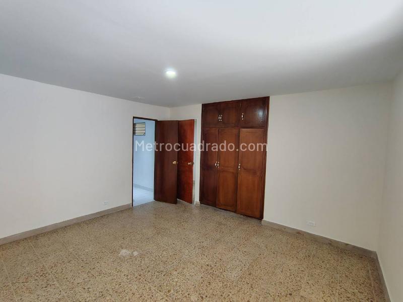 Casa de 4 Alcobas para Uso Comercial en Manila, El Poblado - 7