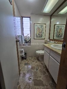Apartamento de 4 alcobas en venta en Provenza, Medellín, 218 m² · foto 2 de 19