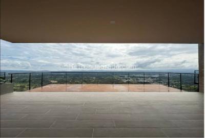 Casa de 3 alcobas en venta en Sajonia, Rionegro, 328 m² · foto 2 de 20